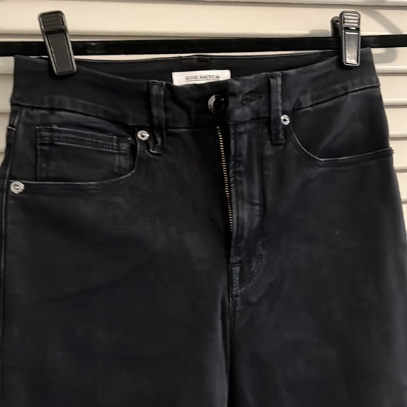 Good American Black Split Hem Jeans - Picture 3 of 5